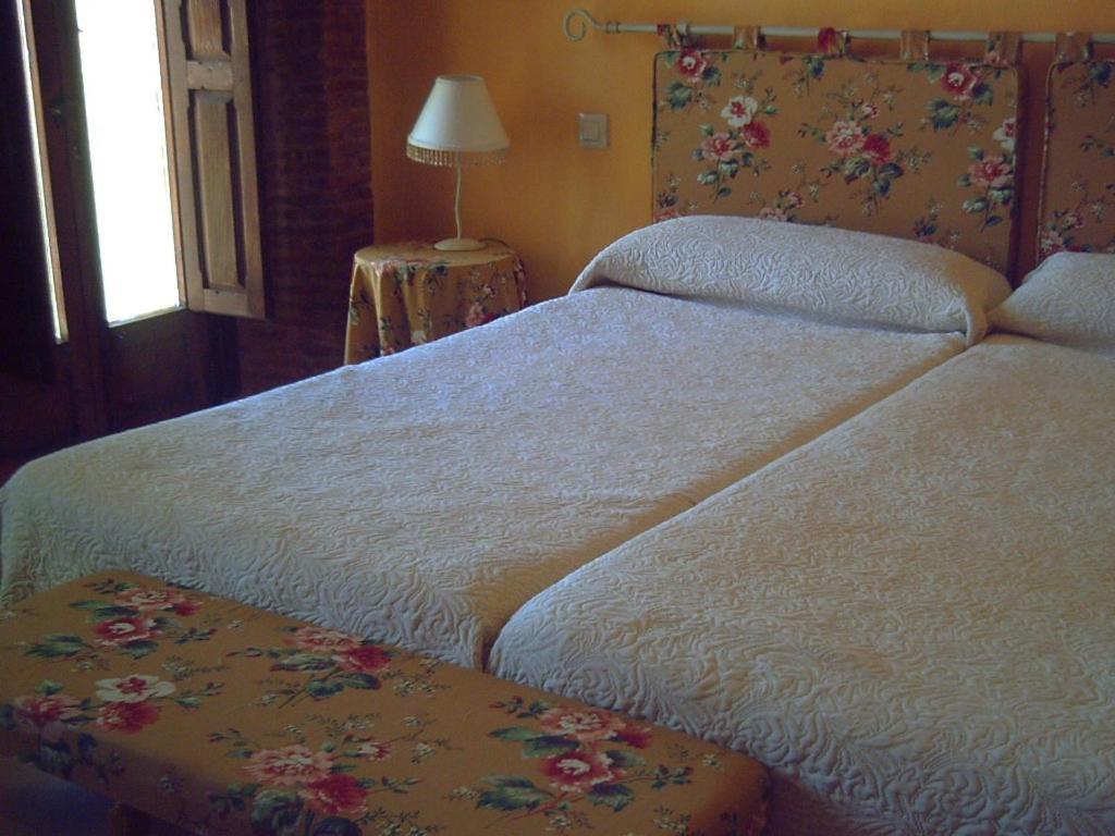 Almeida de Sayago Hotel Balneario Almeida Dama Verde חדר תמונה